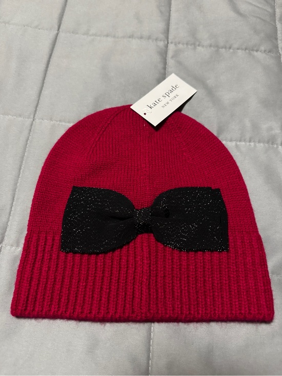 kate spade Accessories - Kate Spade Knit Beanie Hat Bow Accent Pomegranate & Black, One Size